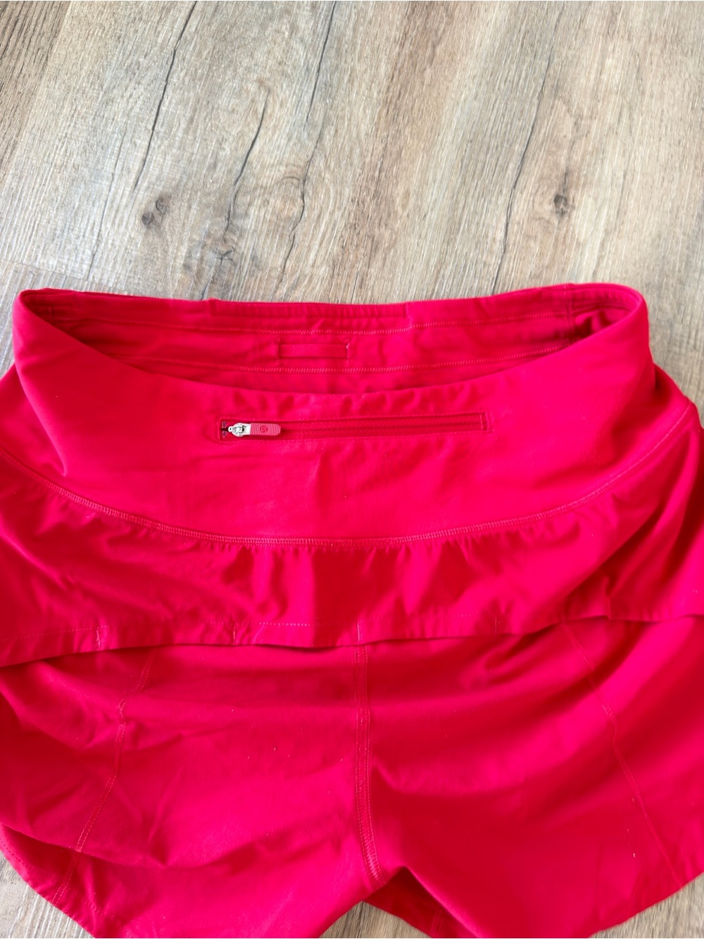 Lululemon Athletica Speed up Mid-rise 4” Lined shorts in vibrant red color - Picture 7 of 11